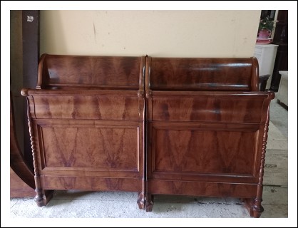 Letto matrimoniale a barca Luigi Filippo .  175larghezzax 222px 123h testata alta,102testata bassa