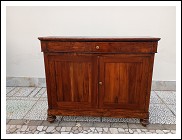 Credenza di poca profondit&agrave; da parete. 128lx38px105h