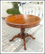 Tavolo tondo antico fisso. 100x100x80h