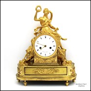 Antico orologio a pendolo Direttorio in bronzo dorato - epoca 700