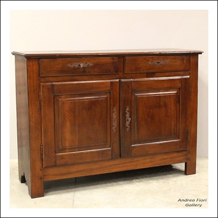 Antica credenza in noce - epoca 700