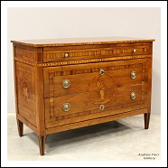 Antico cassettone com&ograve; Luigi XVI in noce intarsiato - Italia epoca 700