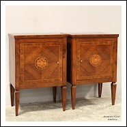 Antica coppia comodini Luigi XVI in noce intarsiati - Italia epoca 700