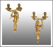 Coppia di applique antichi Napoleone III Francese in bronzo dorato finemente cesellato. 