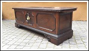 Cassapanca emiliana antico del ´600 in noce