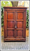 Armadio credenza antico pannellato emiliano in noce