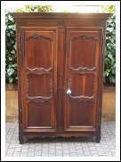 Armadio antico francese in noce del &rsquo;700